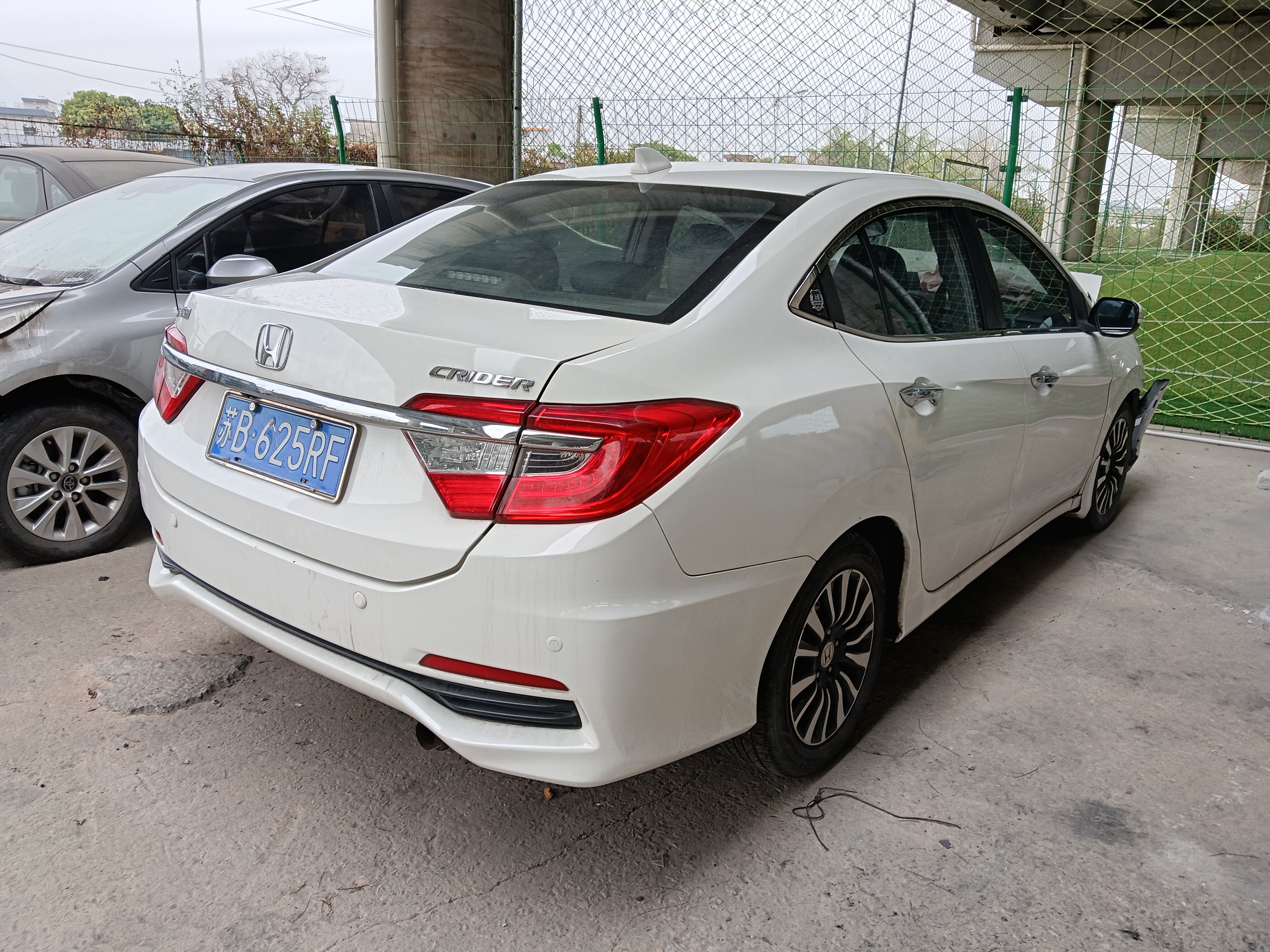 车辆图片-0